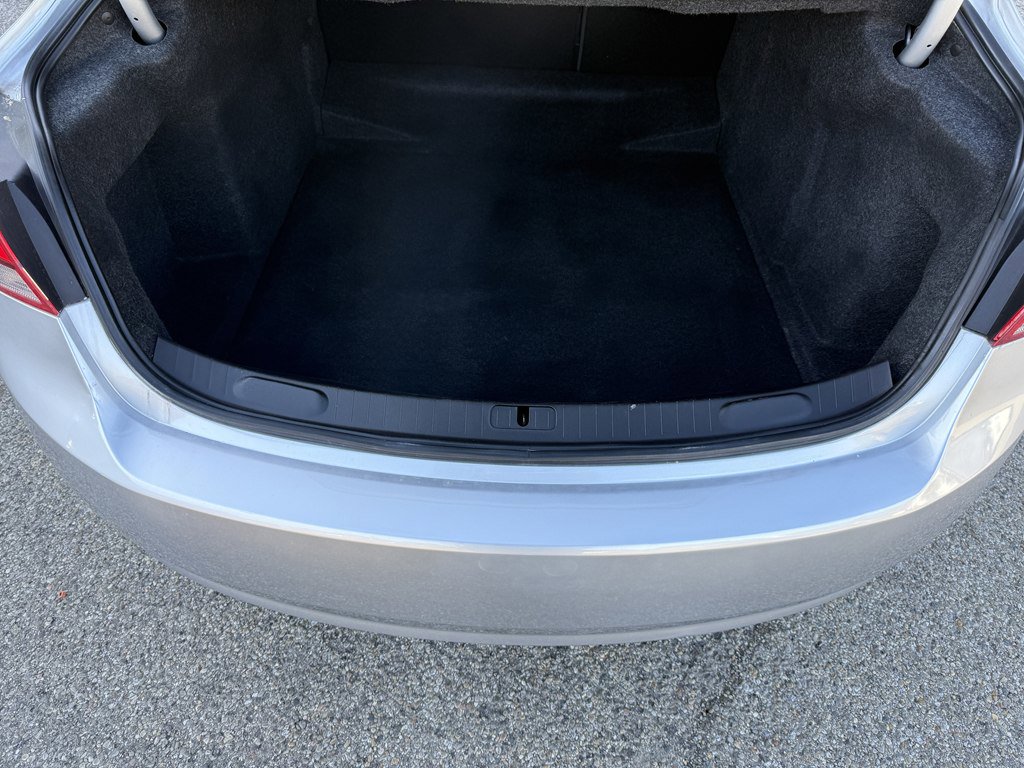 Used 2019 Chevrolet Impala LT FWD image 17