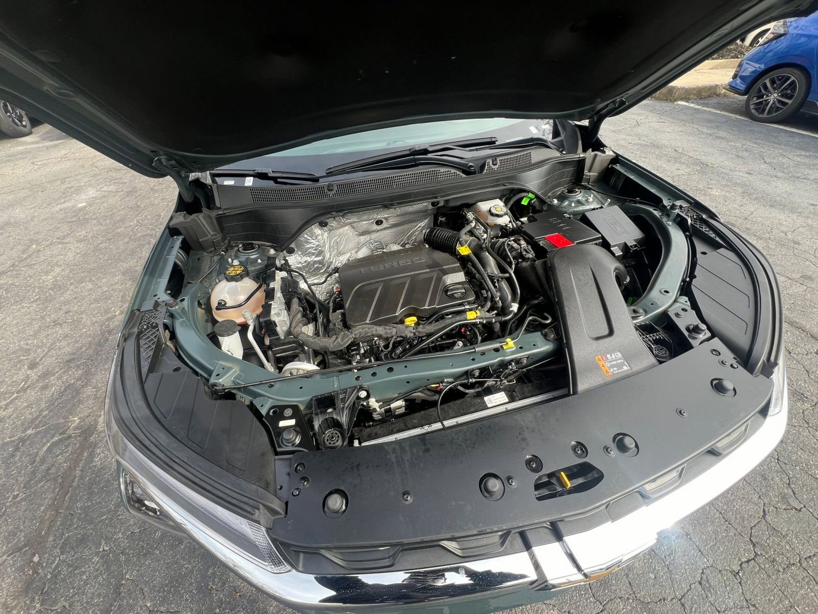 Used 2025 Chevrolet Trax LT w/ LT Convenience Package FWD image 27