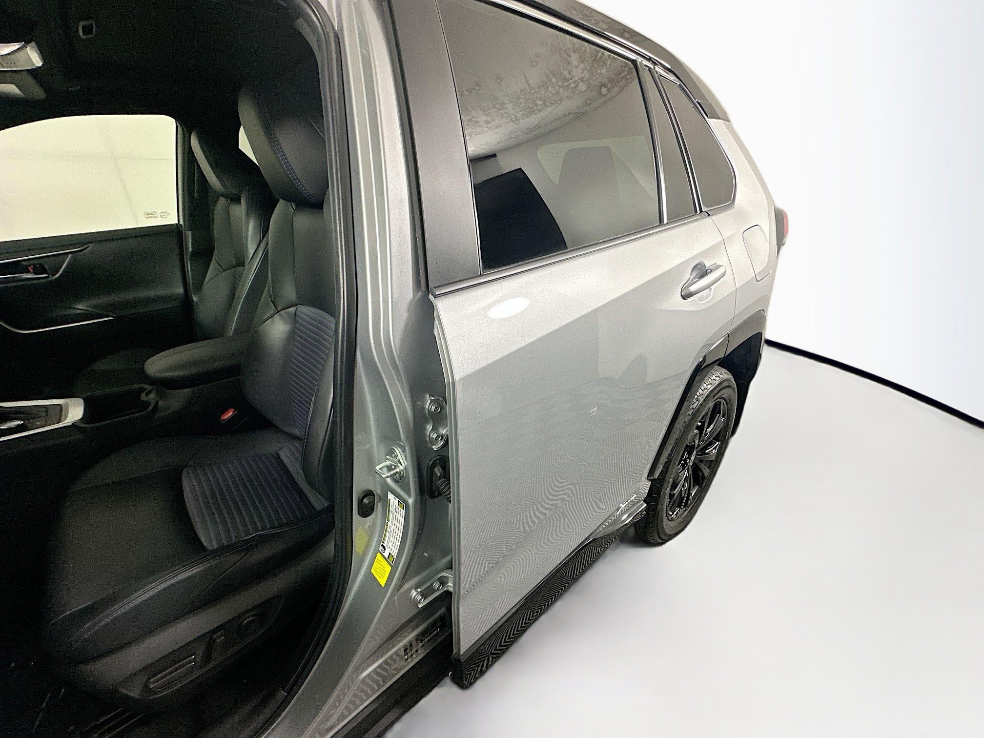 Used 2024 Toyota RAV4 XSE AWD/4WD image 12