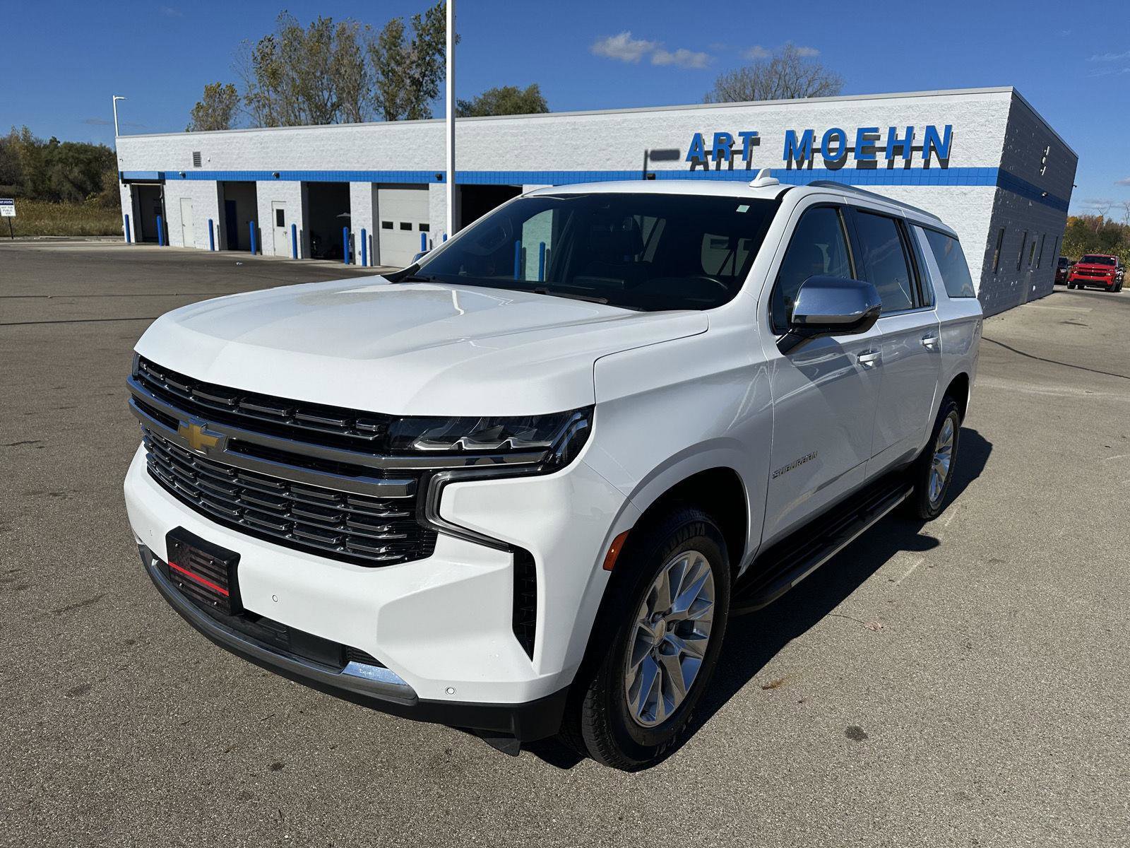Used 2023 Chevrolet Suburban Premier image 13