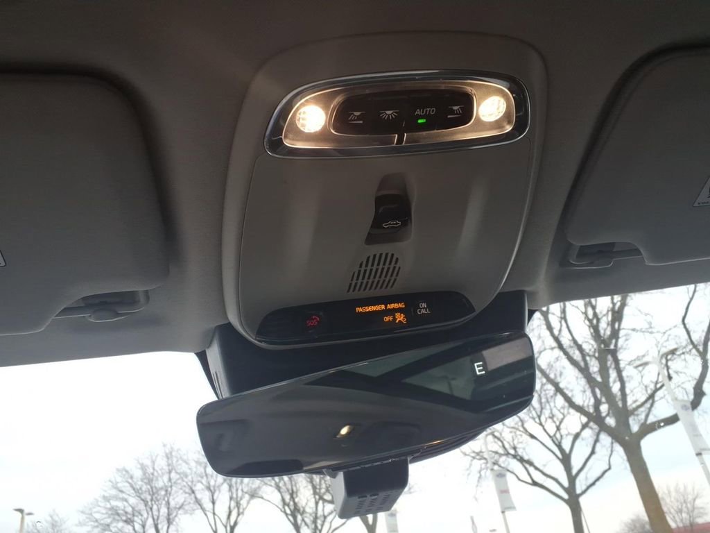 Used 2018 Volvo V90 T6 Cross Country w/ Convenience Package image 24