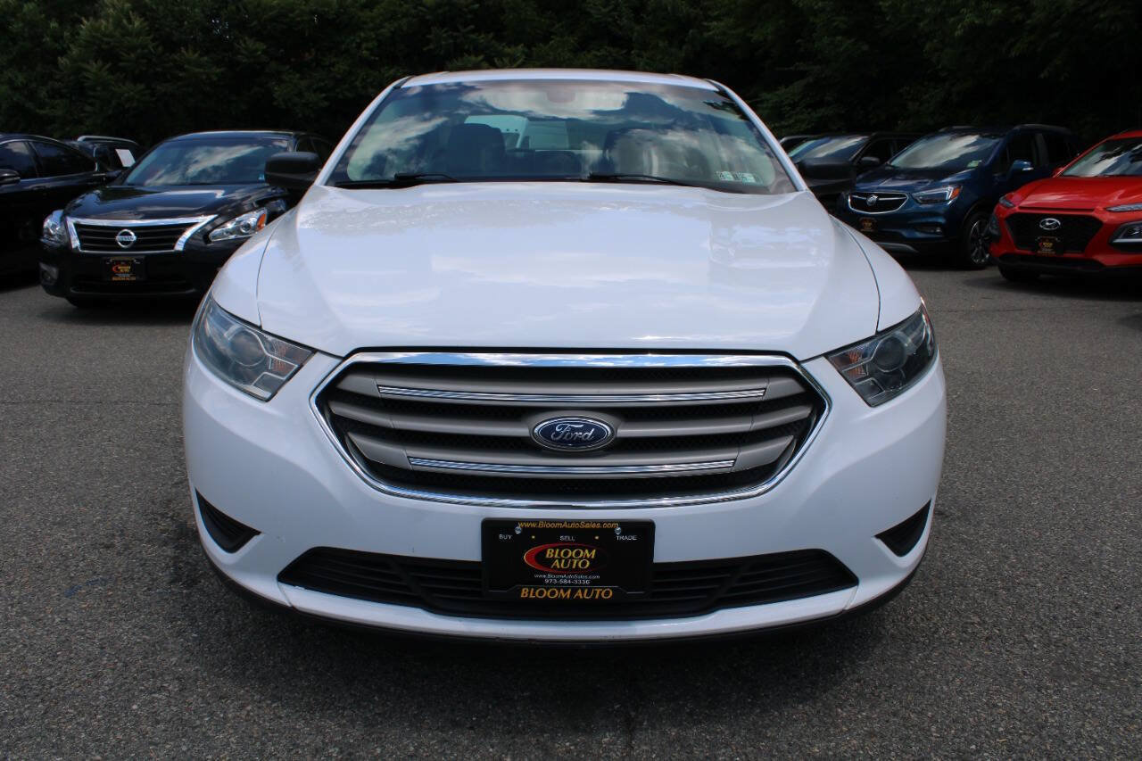 Used 2018 Ford Taurus SE FWD image 3