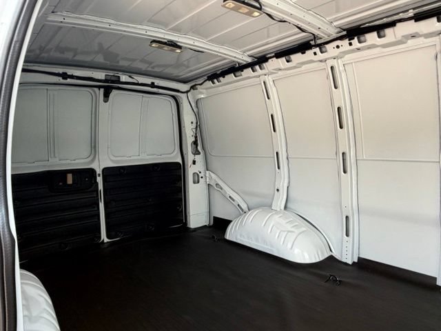 New 2026 Chevrolet Express 3500 w/ Driver Convenience Package RWD image 11