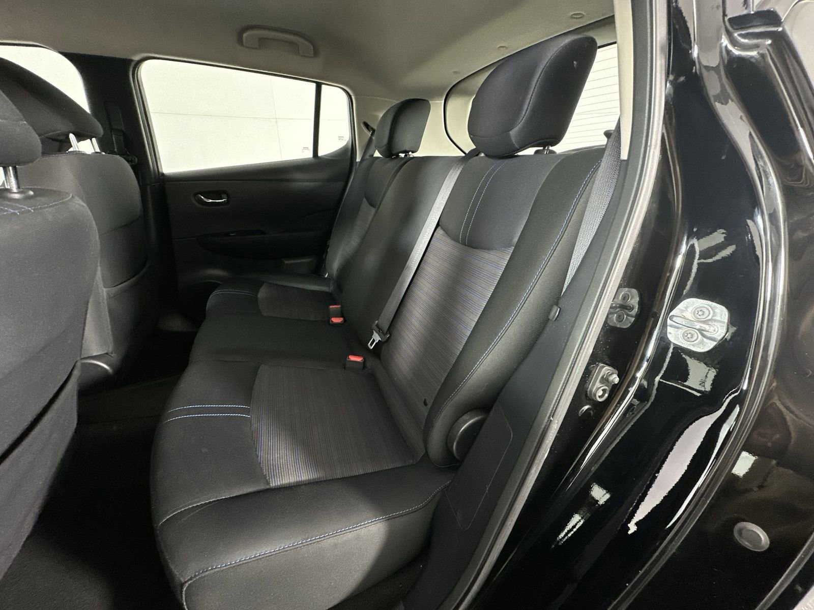 Used 2019 Nissan Leaf SV w/ SV Technology Package image 27