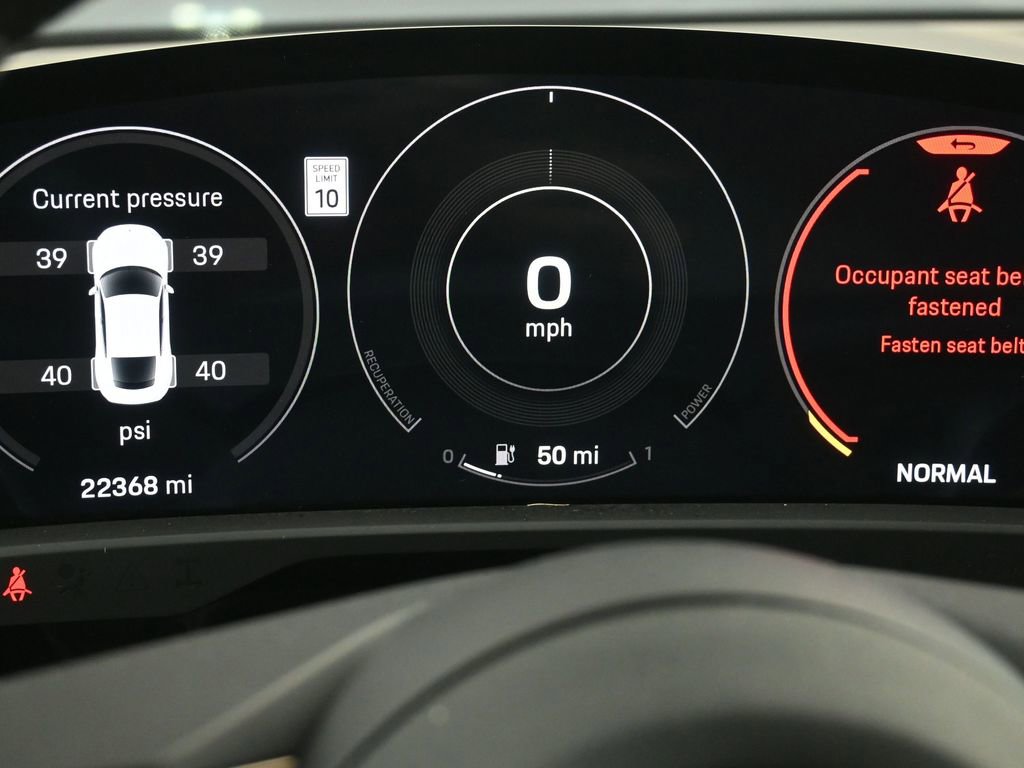 Used 2022 Porsche Taycan image 9