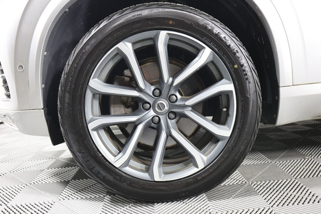 Used 2016 Volvo XC90 T6 Momentum w/ Momentum Plus Package image 9