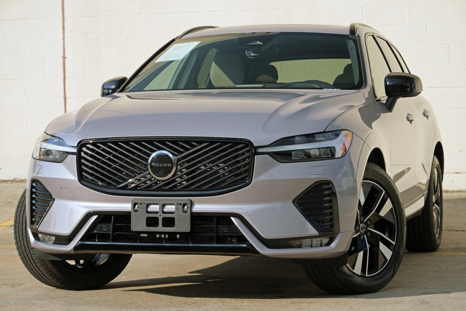 Used 2026 Volvo XC60 B5 Core w/ Climate Package AWD/4WD image 3