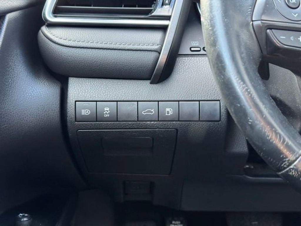 Certified 2018 Toyota Camry SE w/ Moonroof Package FWD image 34