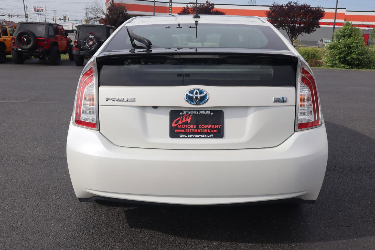 Used 2015 Toyota Prius Four w/ Deluxe Solar Roof Package image 26