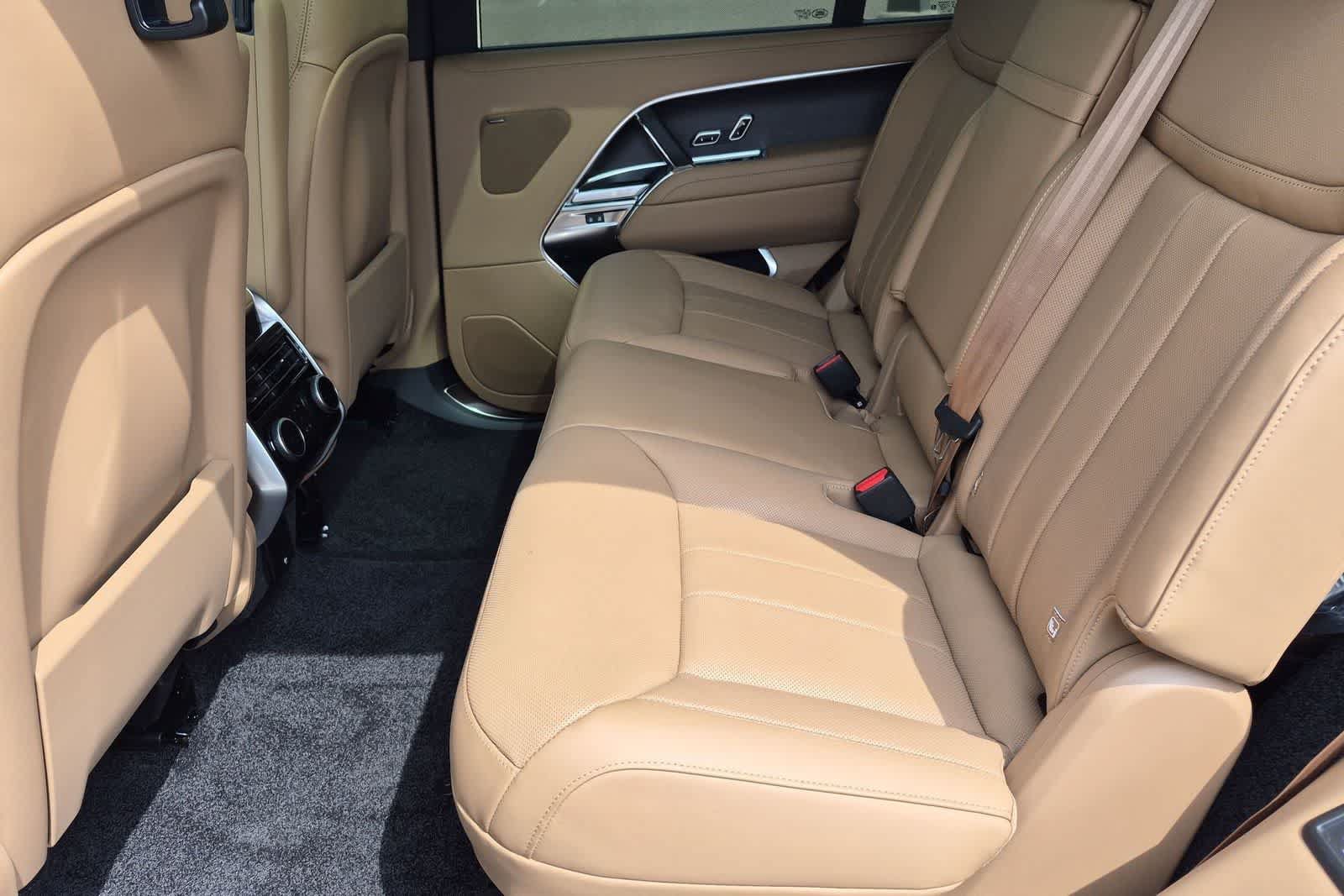 New 2026 Land Rover Range Rover Long Wheelbase SE AWD/4WD image 20