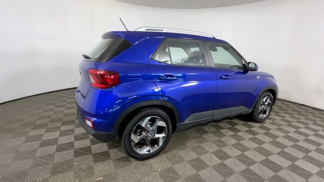 Used 2023 Hyundai Venue SEL FWD image 5