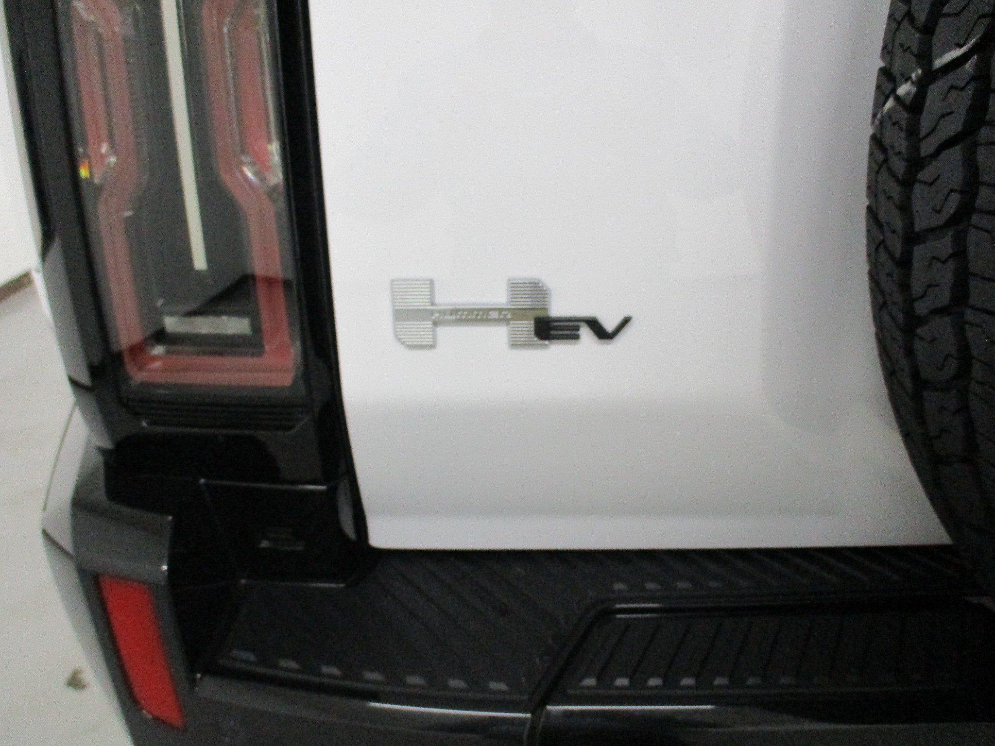 New 2026 GMC Hummer EV SUV AWD/4WD image 9