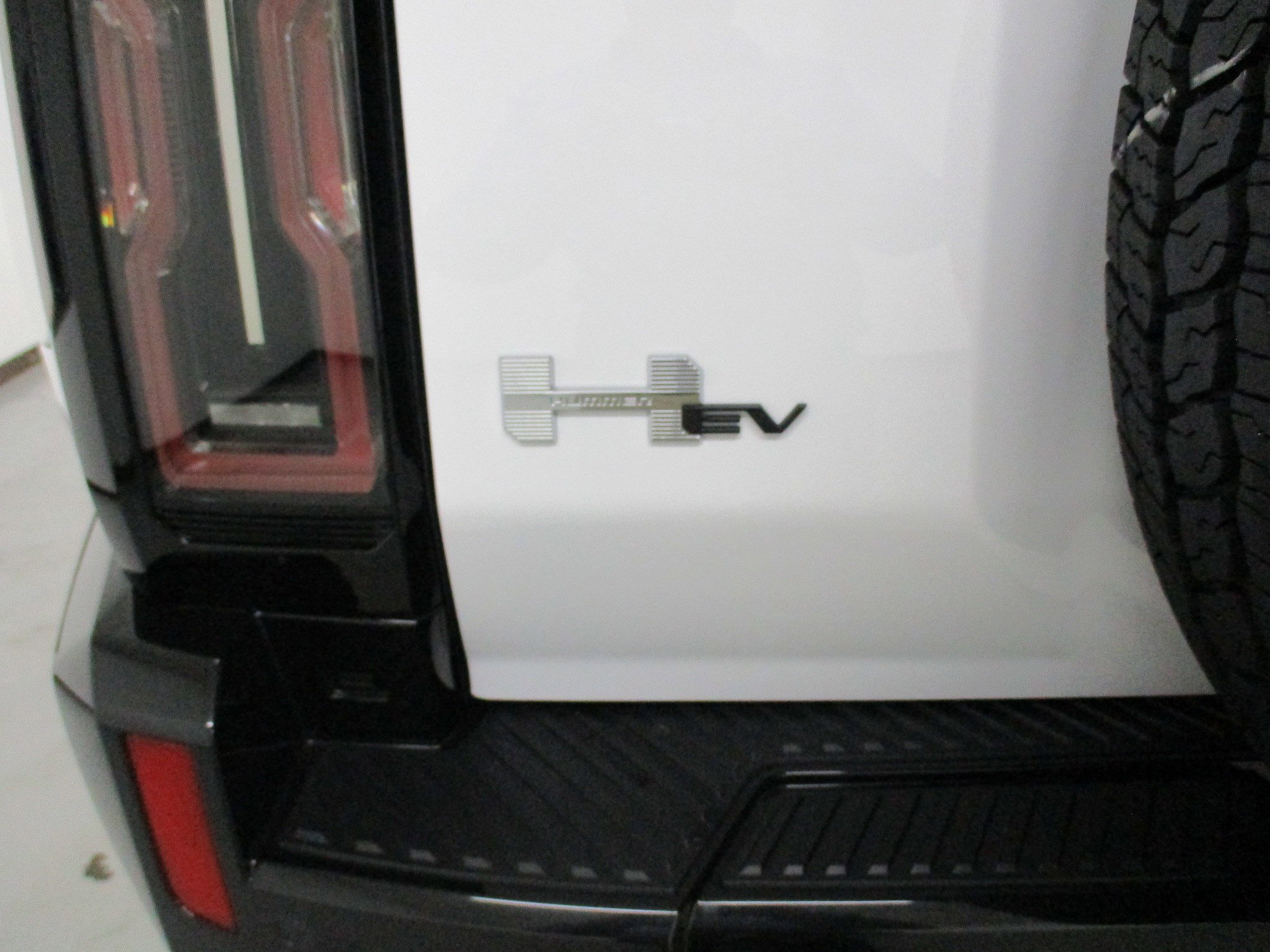 New 2026 GMC Hummer EV SUV image 9