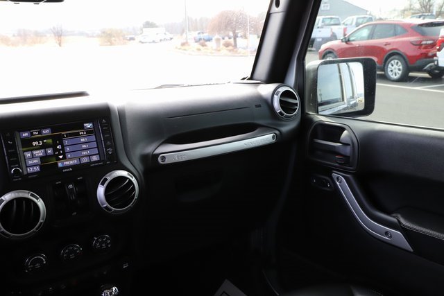 Used 2017 Jeep Wrangler Unlimited Rubicon image 21