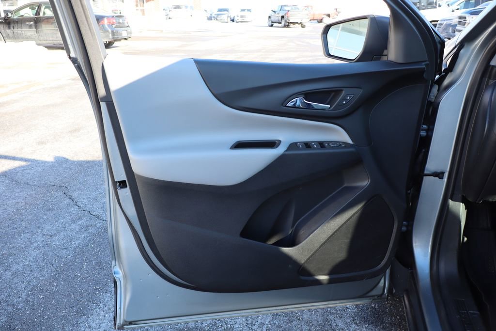 Used 2023 Chevrolet Equinox LS w/ LS Convenience Package image 9