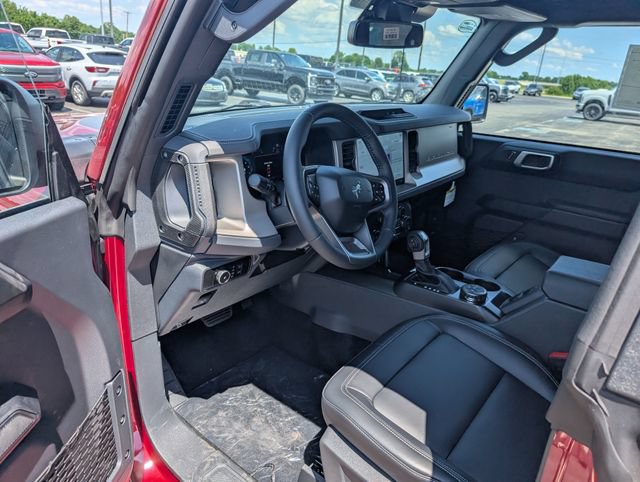 New 2026 Ford Bronco Outer Banks w/ Black Appearance Package AWD/4WD image 12