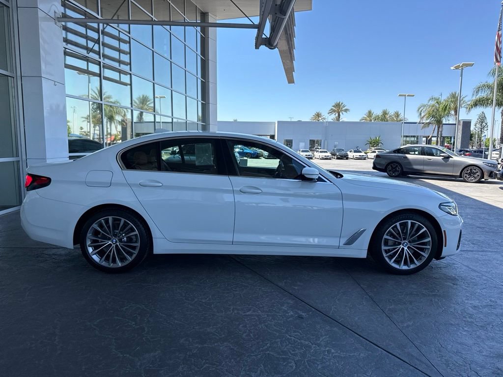 Used 2022 BMW 530i w/ Convenience Package RWD image 3