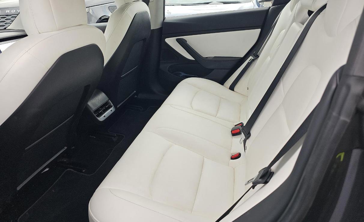 Used 2018 Tesla Model 3 Mid Range image 3