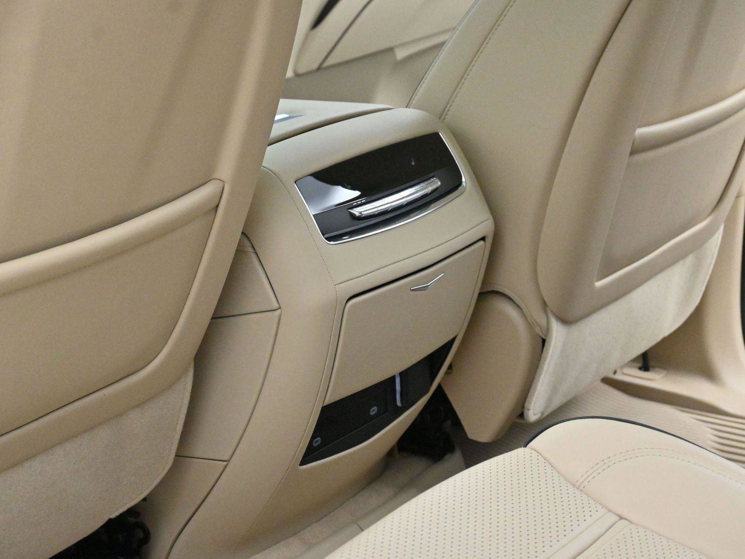 Certified 2024 Cadillac Escalade Premium Luxury w/ LPO, Floor Liner Package image 33