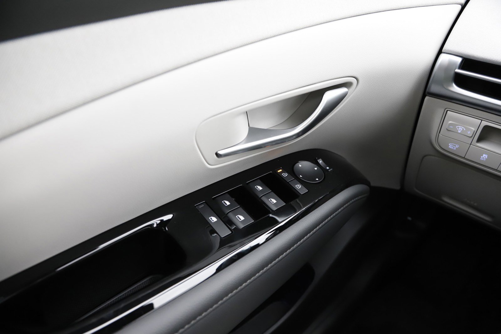 New 2026 Hyundai Tucson Limited image 26