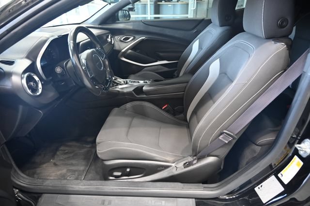 Used 2016 Chevrolet Camaro LT RWD image 11