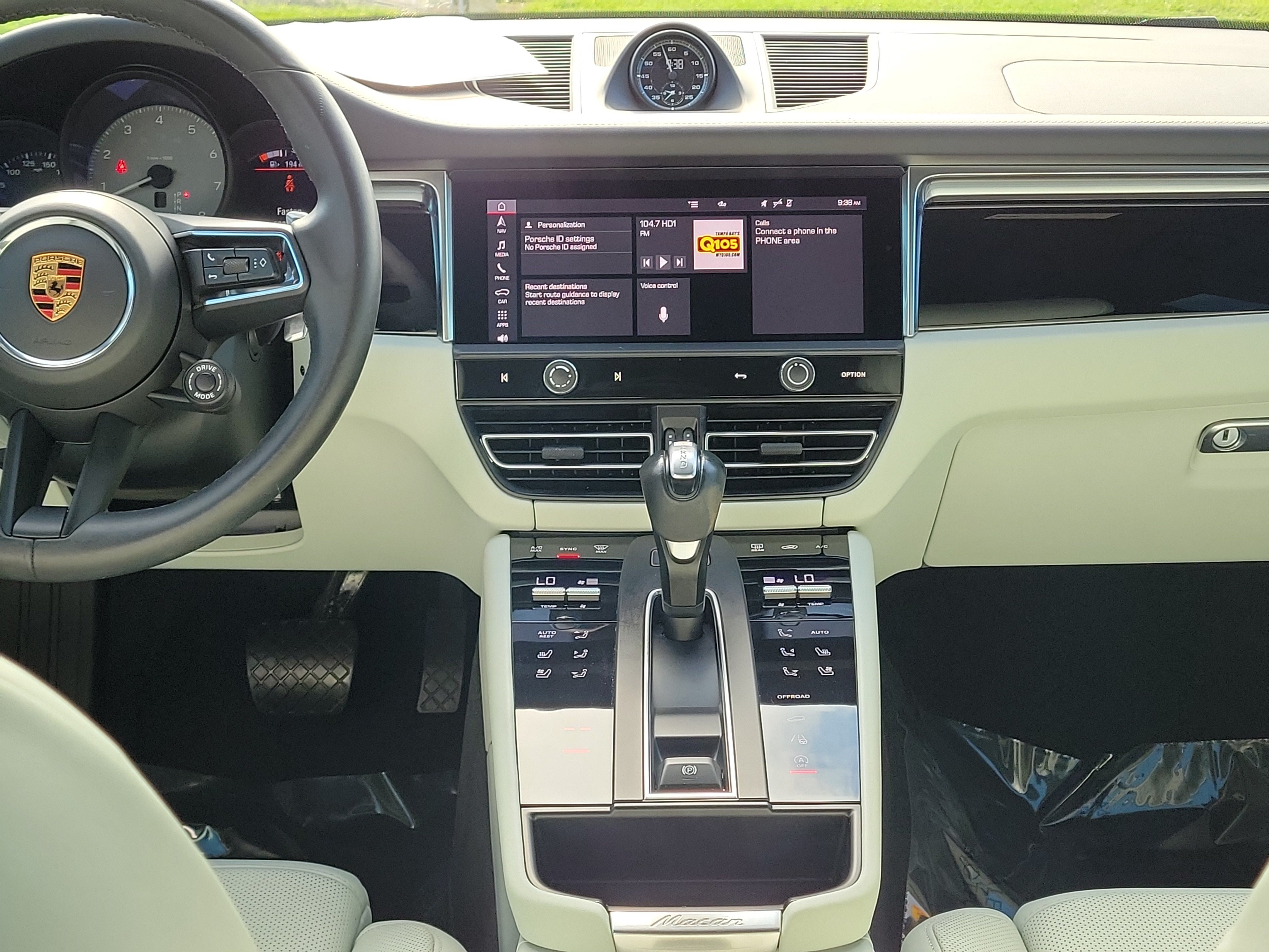 Used 2024 Porsche Macan S AWD/4WD image 16