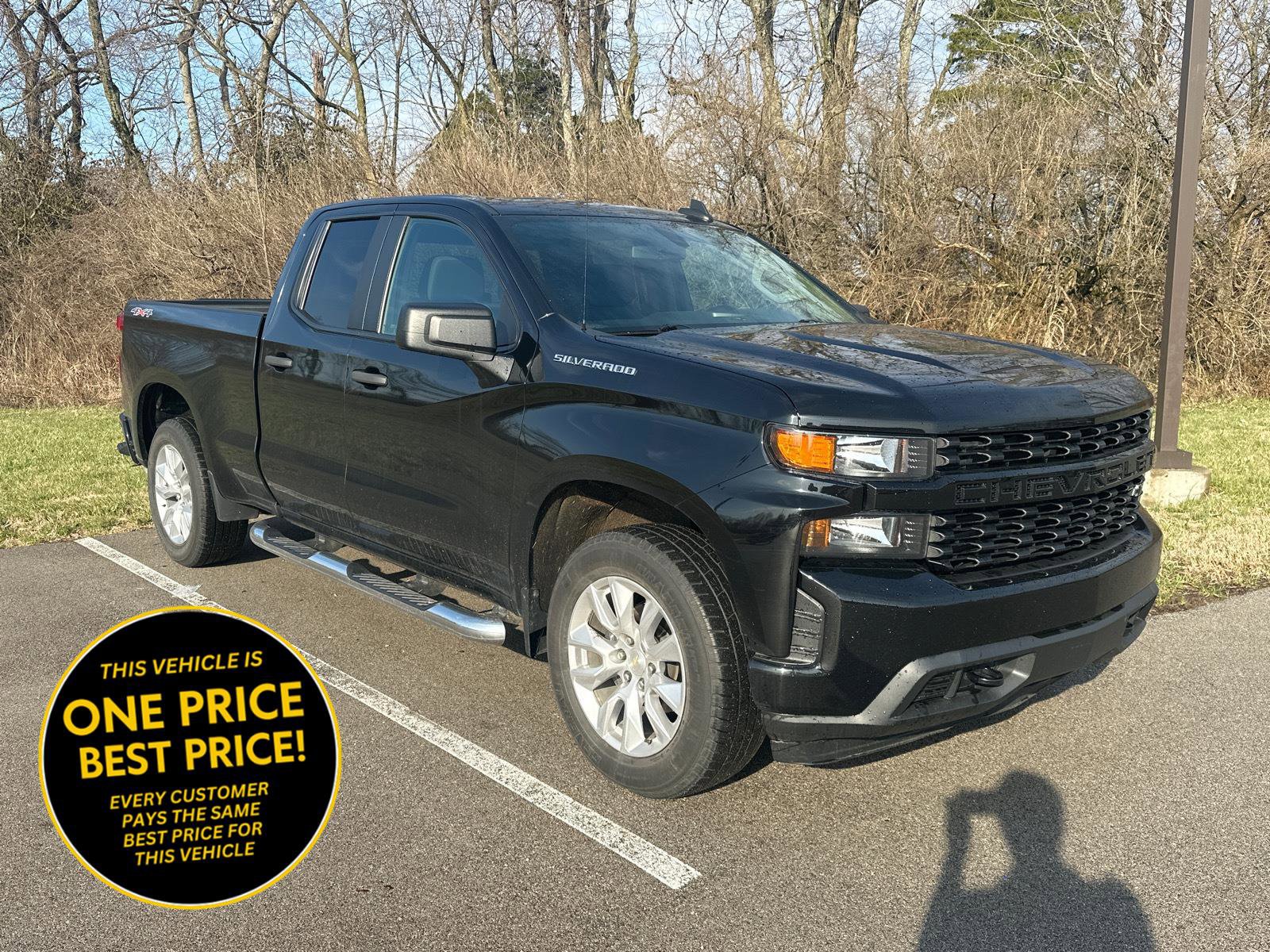 Used 2022 Chevrolet Silverado 1500 Custom image 1