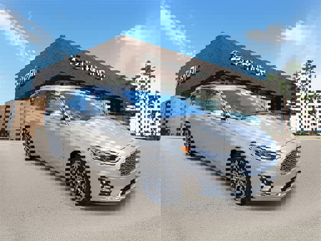 Used 2019 Ford Fusion Titanium image 4