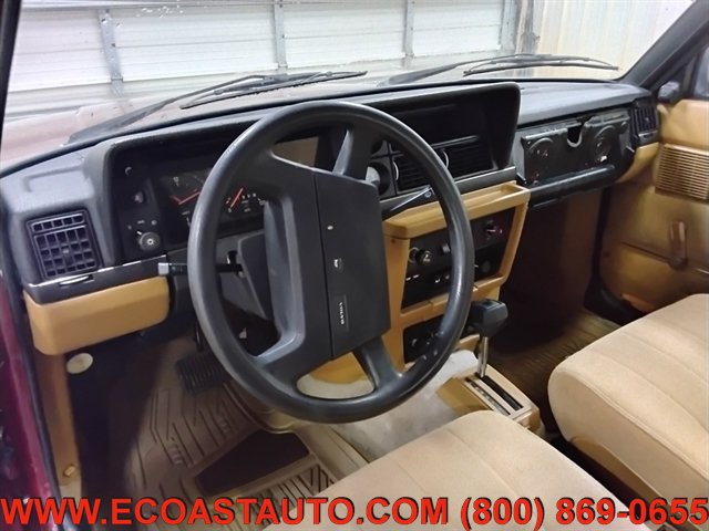 Used 1989 Volvo 240 DL RWD image 11