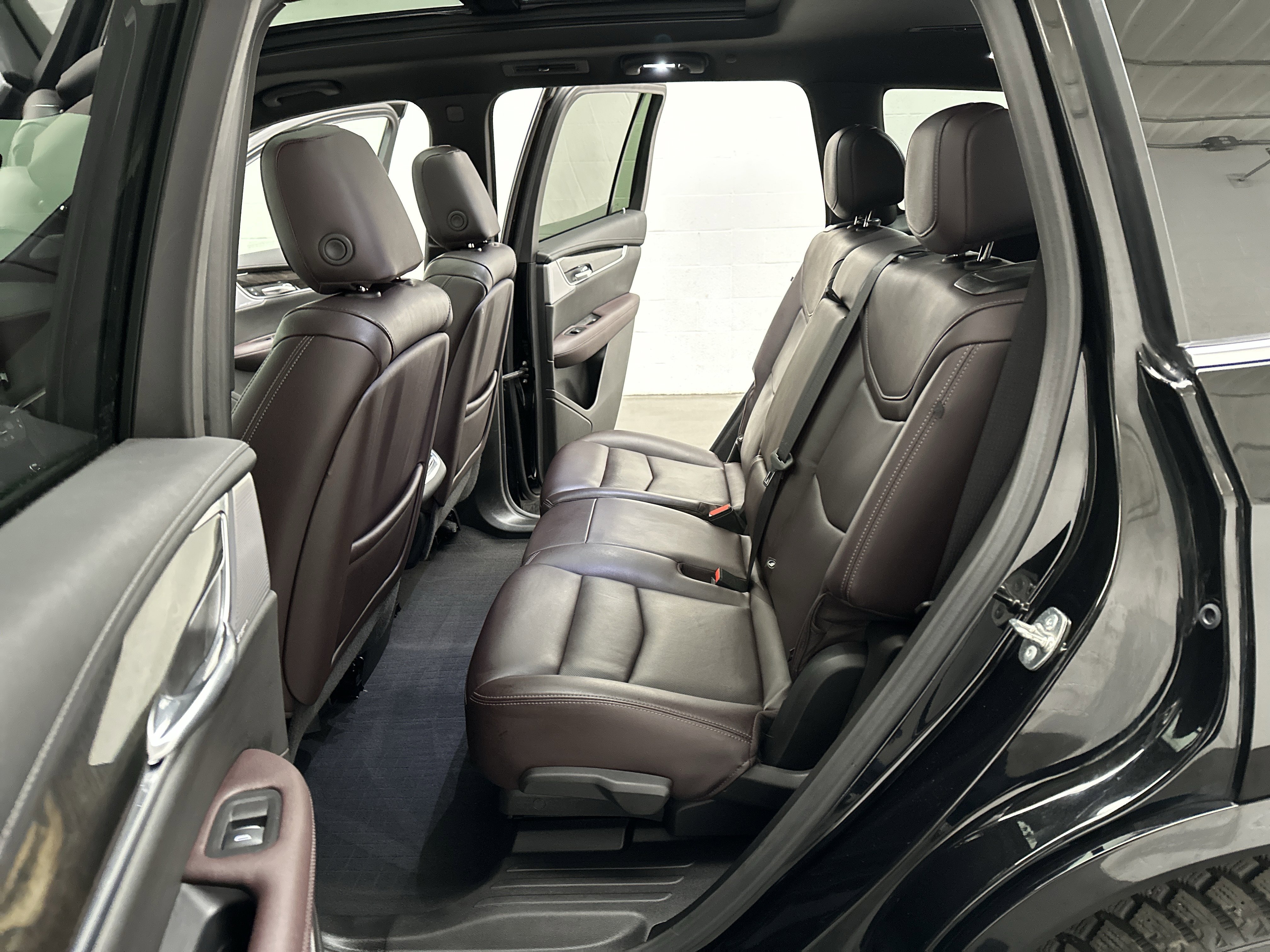 Used 2024 Cadillac XT6 Premium Luxury w/ Technology Package image 23