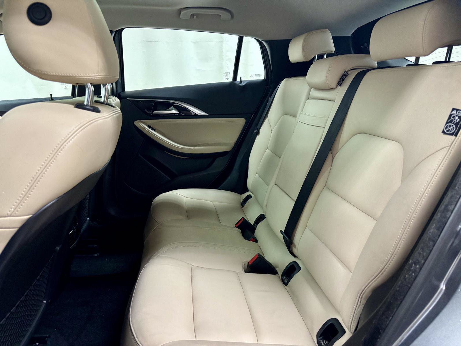 Used 2017 INFINITI QX30 Premium AWD/4WD image 21