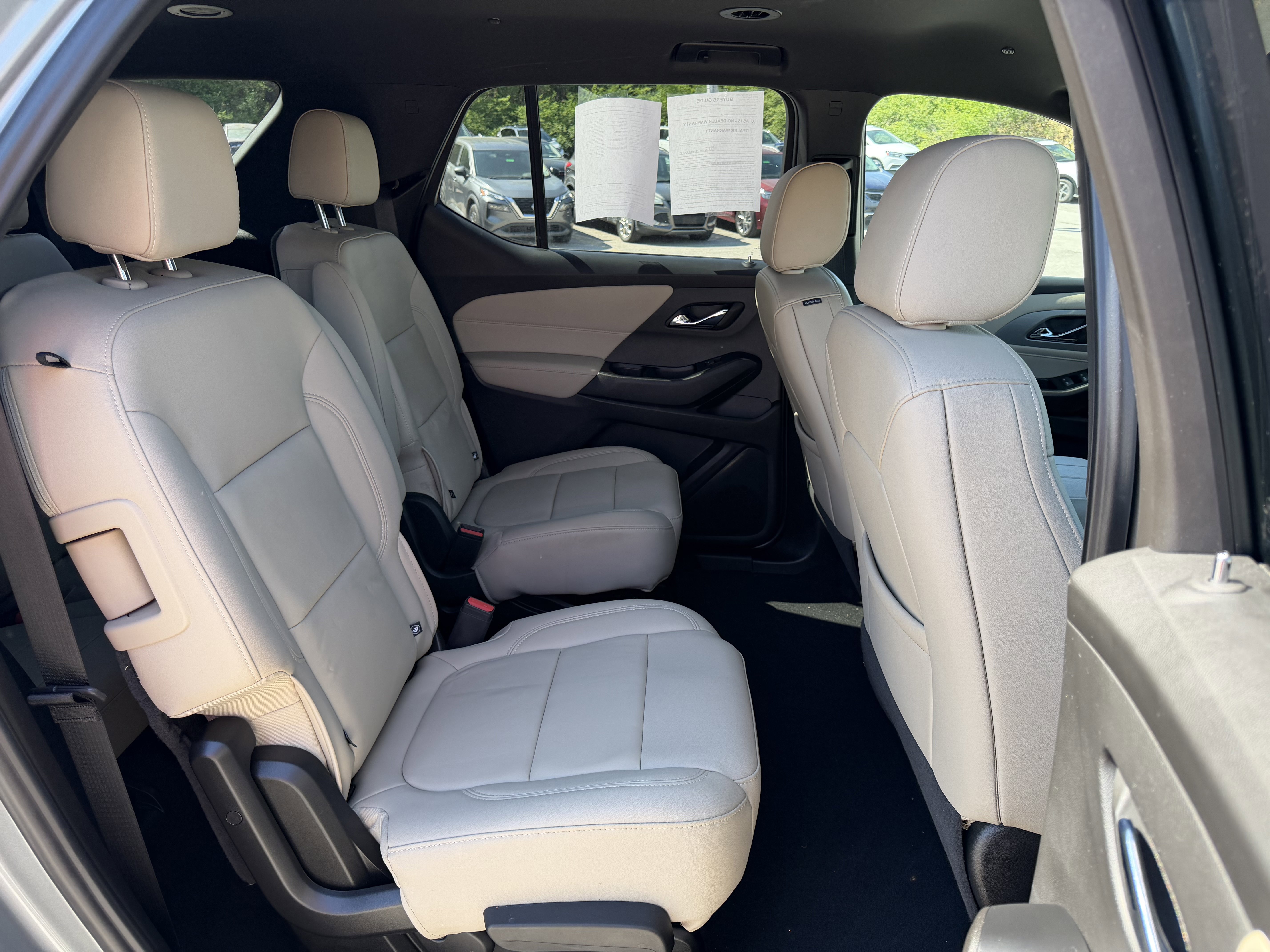 Used 2023 Chevrolet Traverse LT image 10