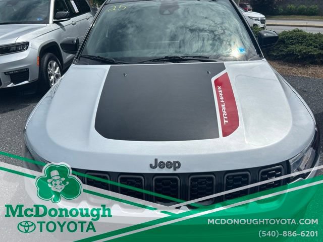 Used 2025 Jeep Compass Trailhawk AWD/4WD image 28