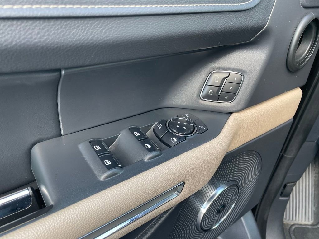 Used 2024 Ford Expedition Max Limited image 12