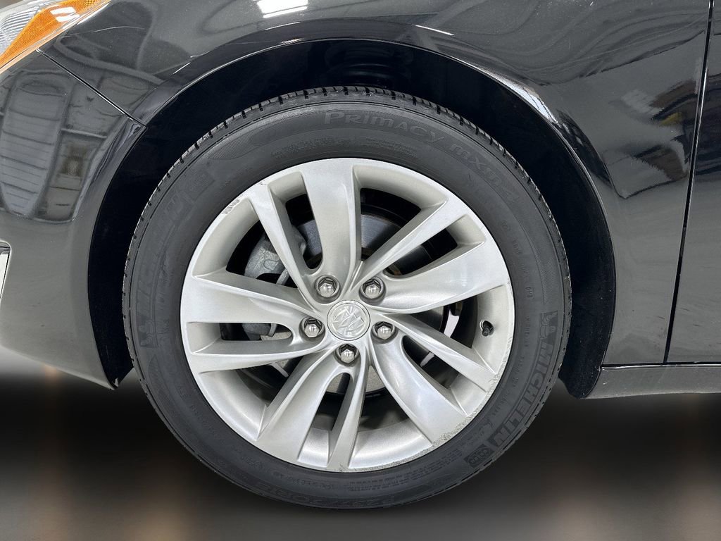 Used 2016 Buick Regal FWD image 9