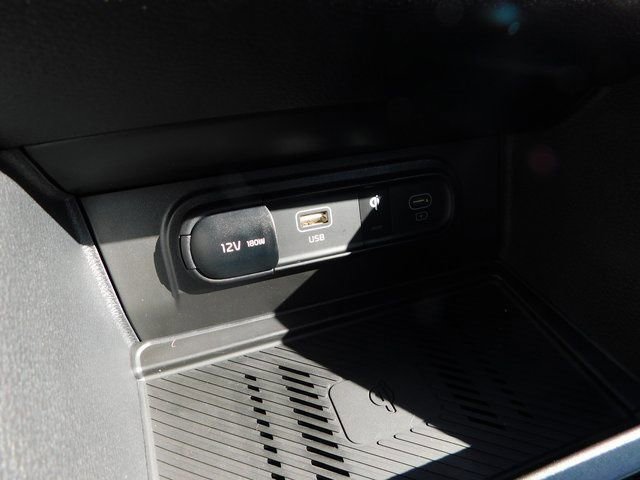 Used 2025 Kia Sportage SX image 29