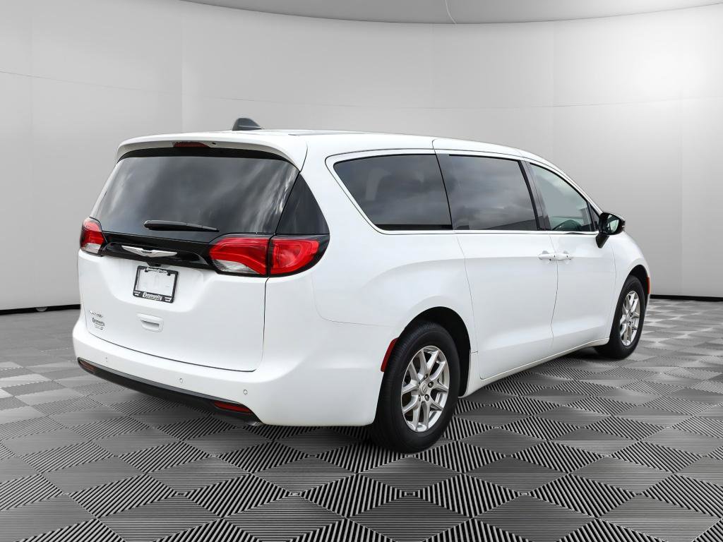 New 2026 Chrysler Voyager LX FWD image 7