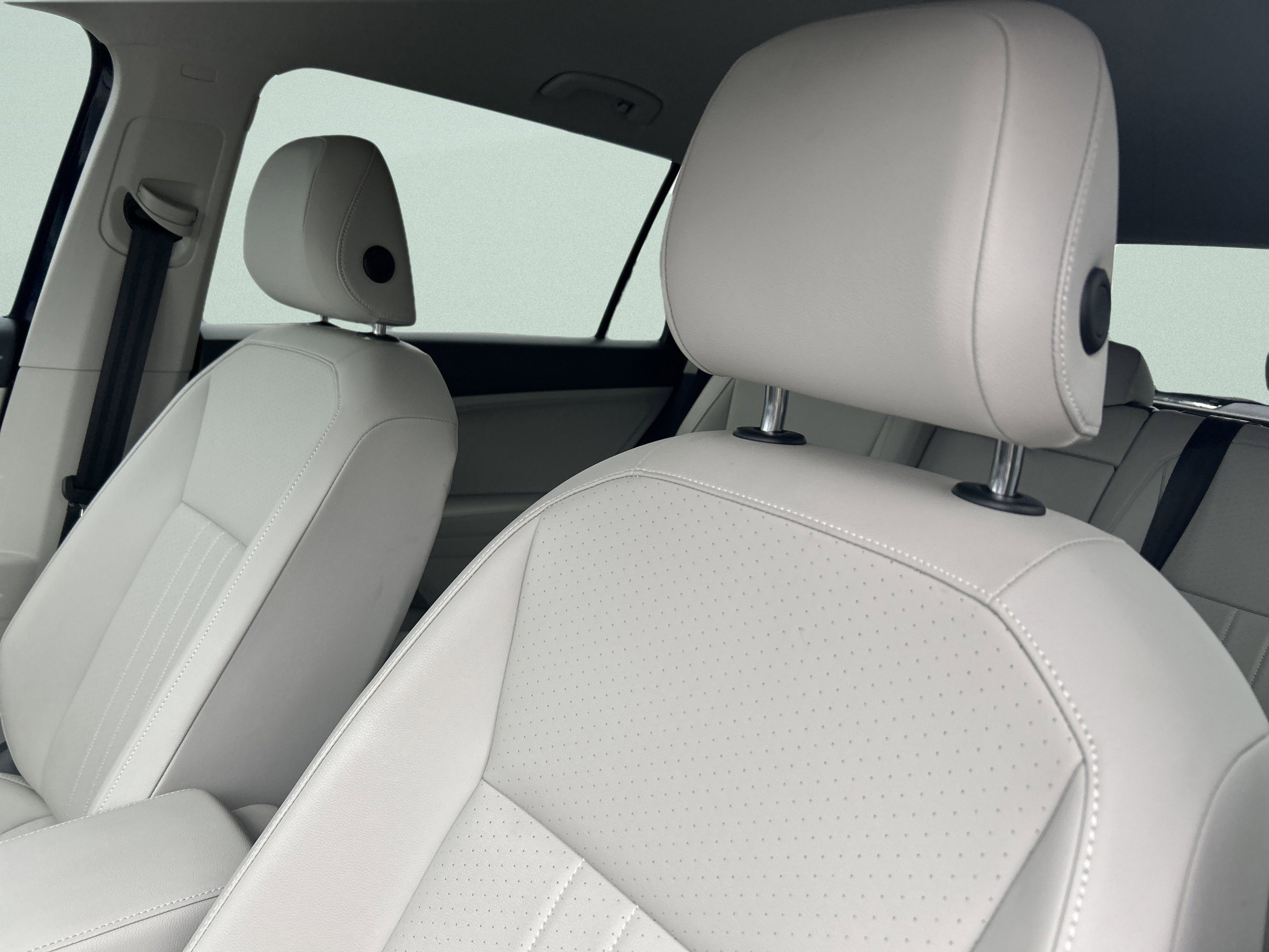 Used 2022 Volkswagen Tiguan SE AWD/4WD image 23