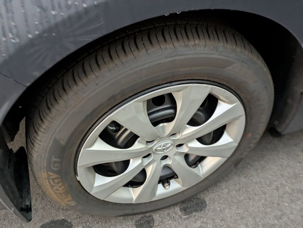 Certified 2025 Toyota Corolla LE image 9