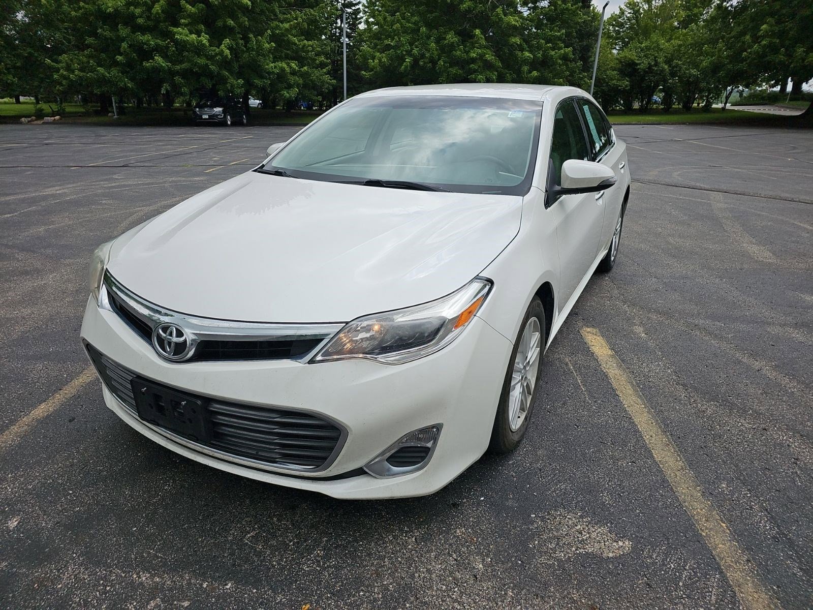 Used 2015 Toyota Avalon XLE FWD image 2