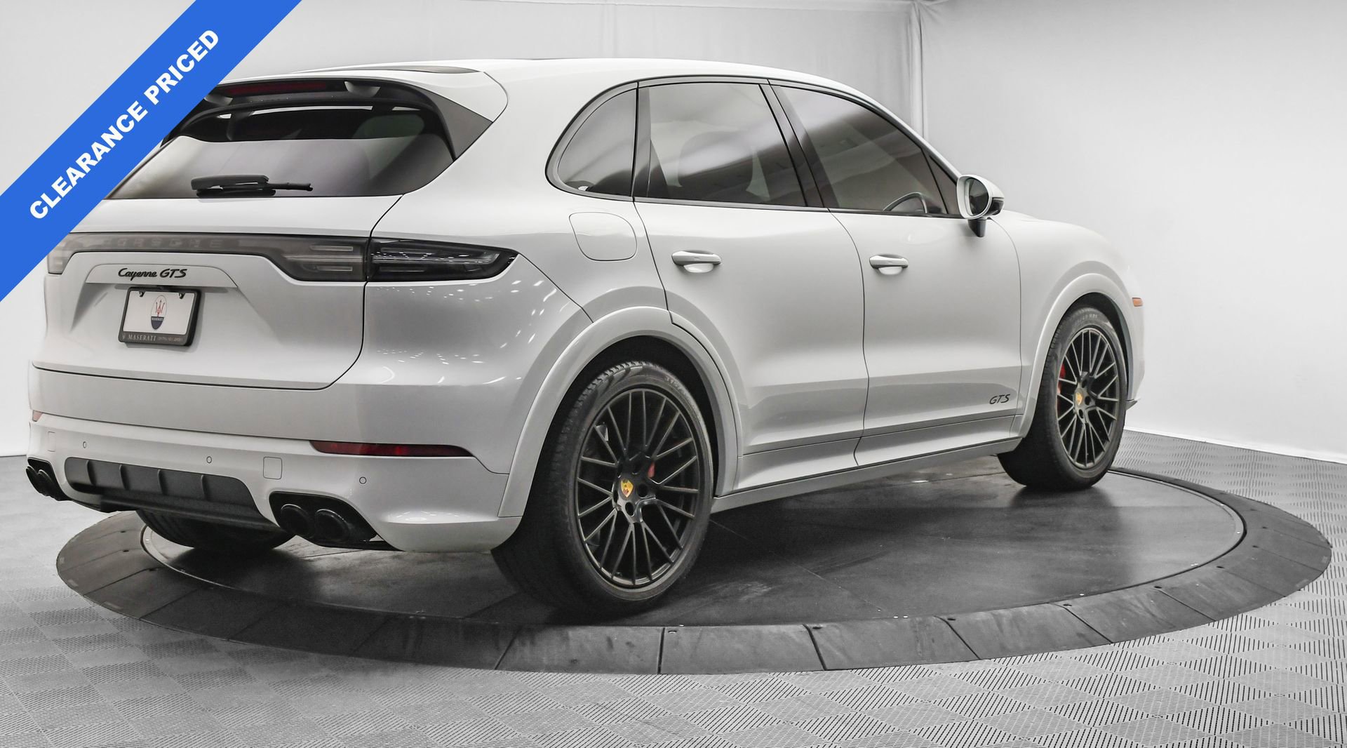 Used 2023 Porsche Cayenne GTS image 9