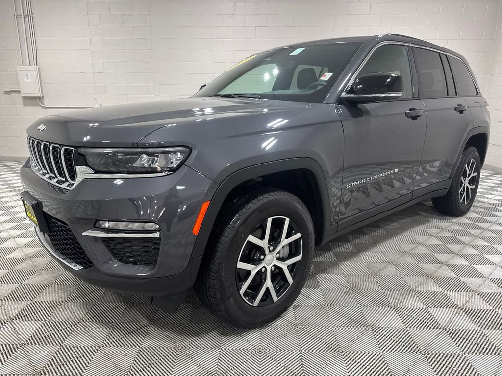 Used 2024 Jeep Grand Cherokee Limited AWD/4WD image 7