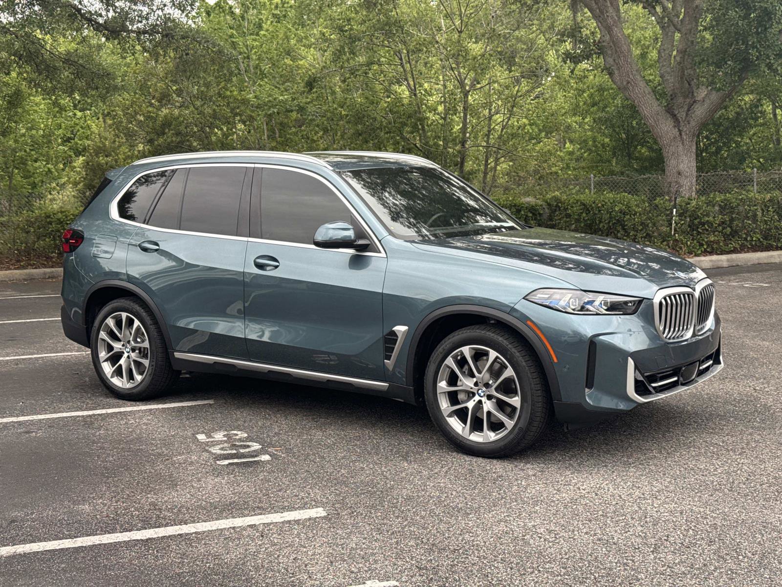 Certified 2024 BMW X5 sDrive40i w/ Premium Package image 2