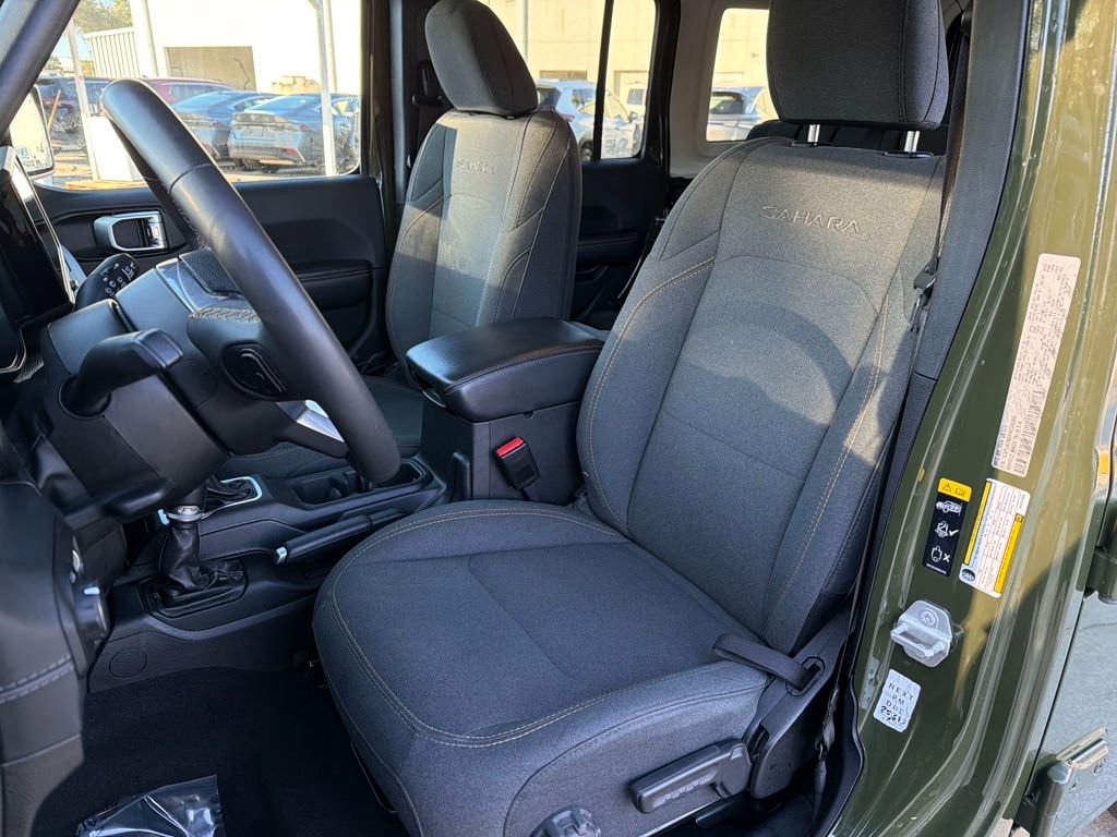 Used 2024 Jeep Wrangler Sahara image 28