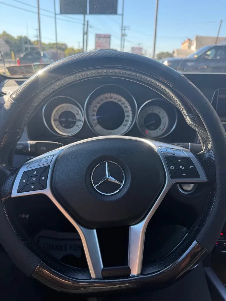 Used 2015 Mercedes-Benz E 350 4MATIC Sedan image 13