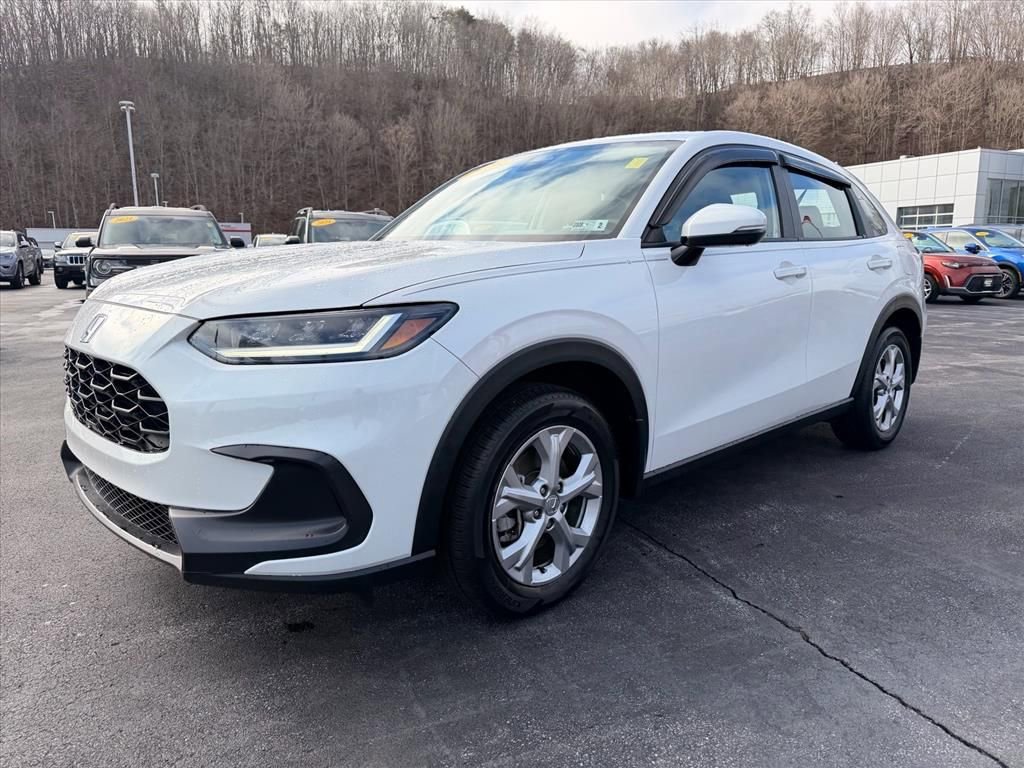 Used 2025 Honda HR-V LX image 9