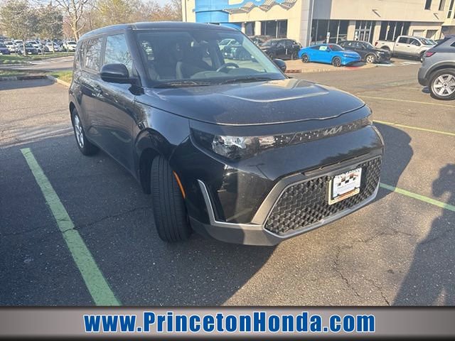 Used 2023 Kia Soul LX w/ LX Technology Package