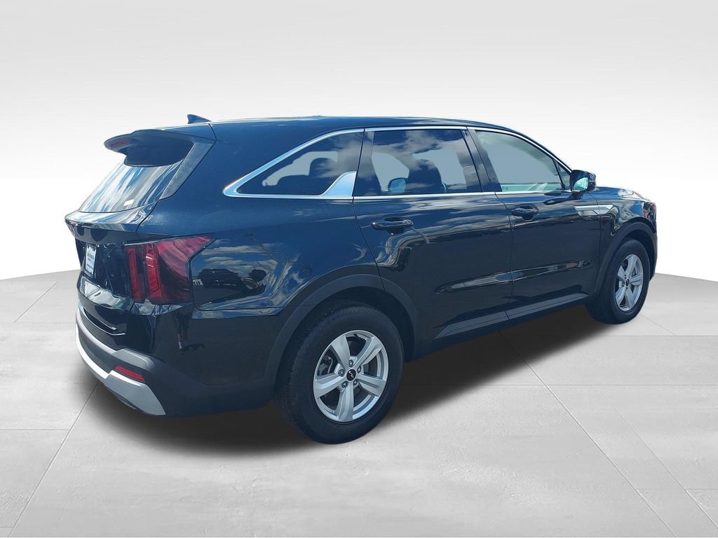 Used 2026 Kia Sorento LX FWD image 5