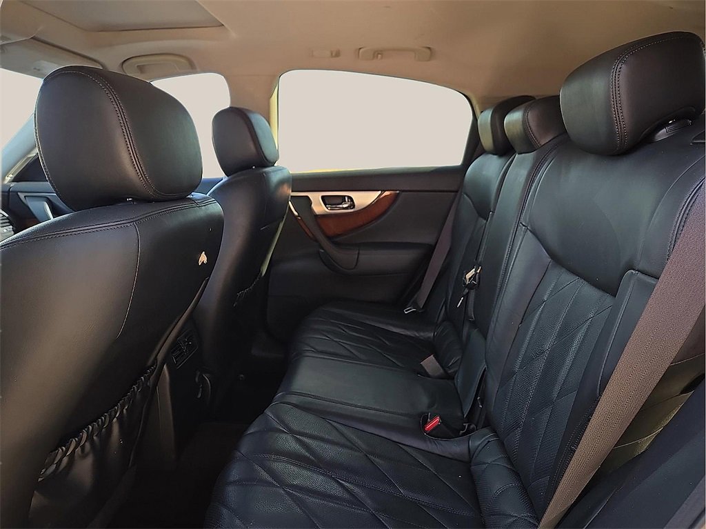 Used 2010 INFINITI FX35 2WD w/ Navigation Pkg image 9