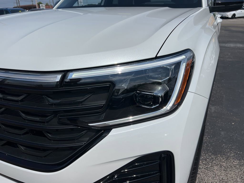 New 2026 Volkswagen Atlas Cross Sport SEL R-Line image 9